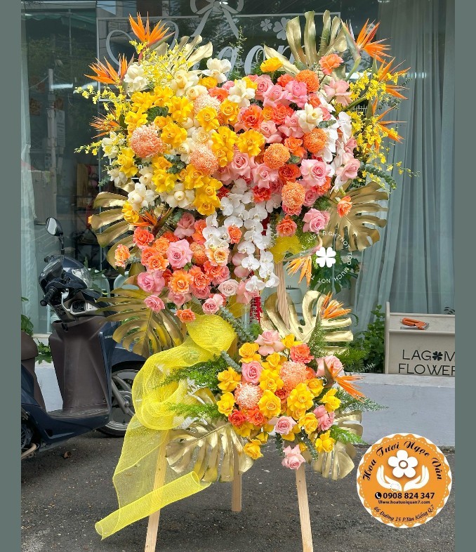 Kệ Hoa Chúc Mừng "Khởi Đầu Vàng Son"