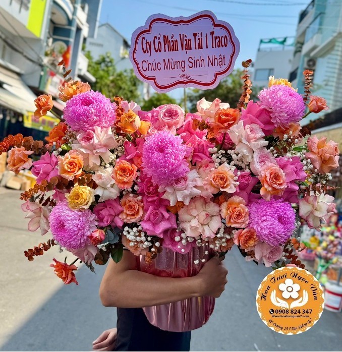 Giỏ hoa Sinh Nhật VIP - Nồng Ấm Yêu Thương