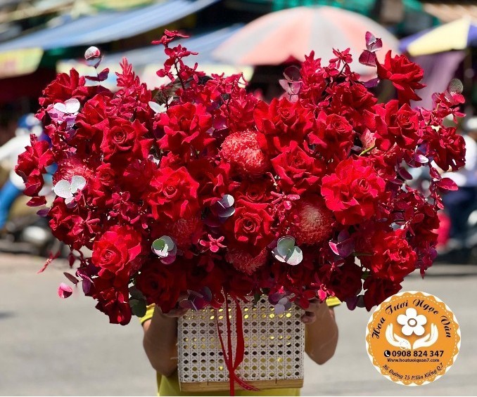Giỏ hoa Đỏ Rực - Vũ Khúc Say Mê