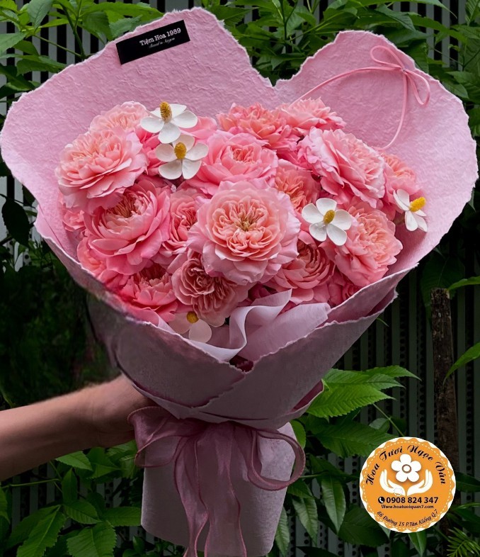 Bó Hoa Tình Yêu Chớm Nở