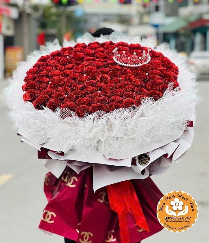 Bó Hoa Hồng Sáp Đỏ Vương Miện - Nữ Hoàng Của Anh