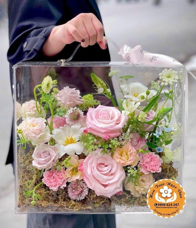Hộp Hoa Xách Tay Khu Vườn Mộng Mơ