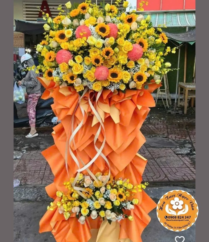 Trụ Hoa Chúc Mừng Bùng Nổ