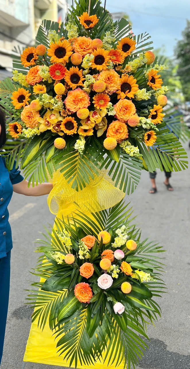 Kệ hoa Ngày Mới