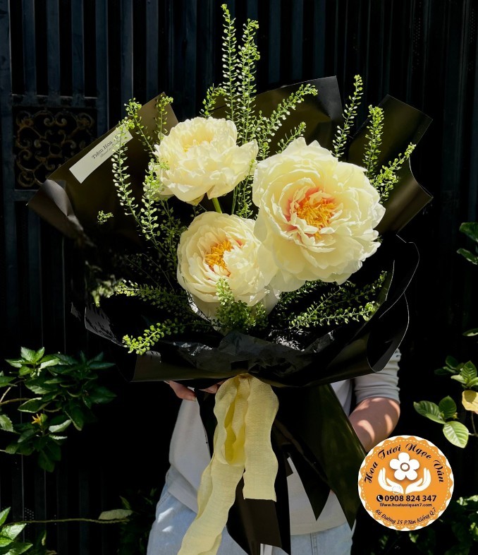 Bó Hoa Mẫu Đơn "Ánh Trăng Vàng"