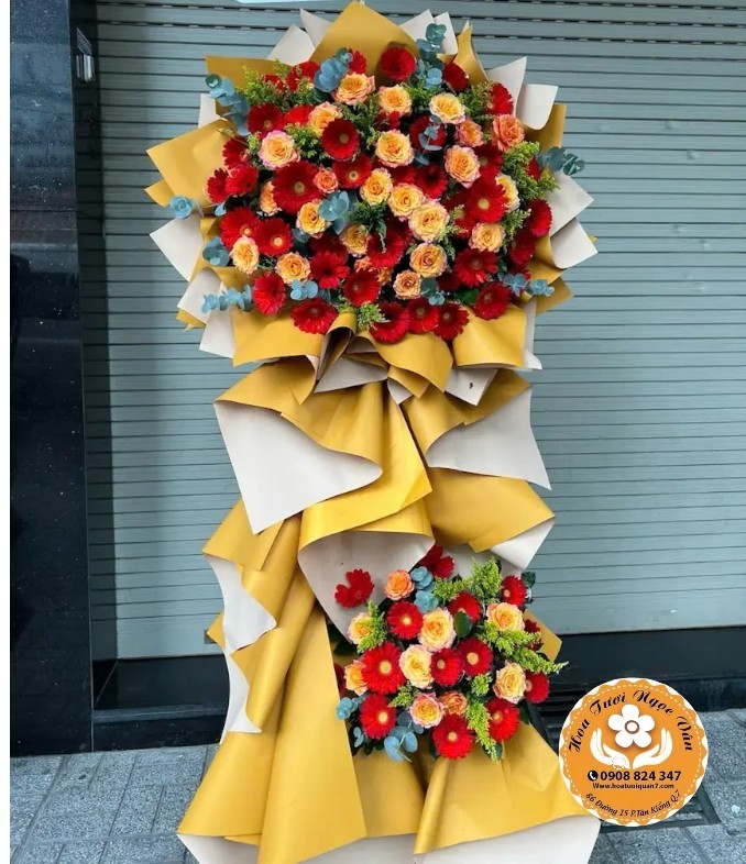 Trụ Hoa Khai Trương Kiến Trúc Vàng