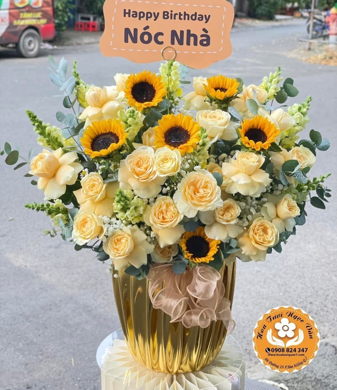 Giỏ hoa Hướng Dương - Mừng Sinh Nhật Nóc Nhà