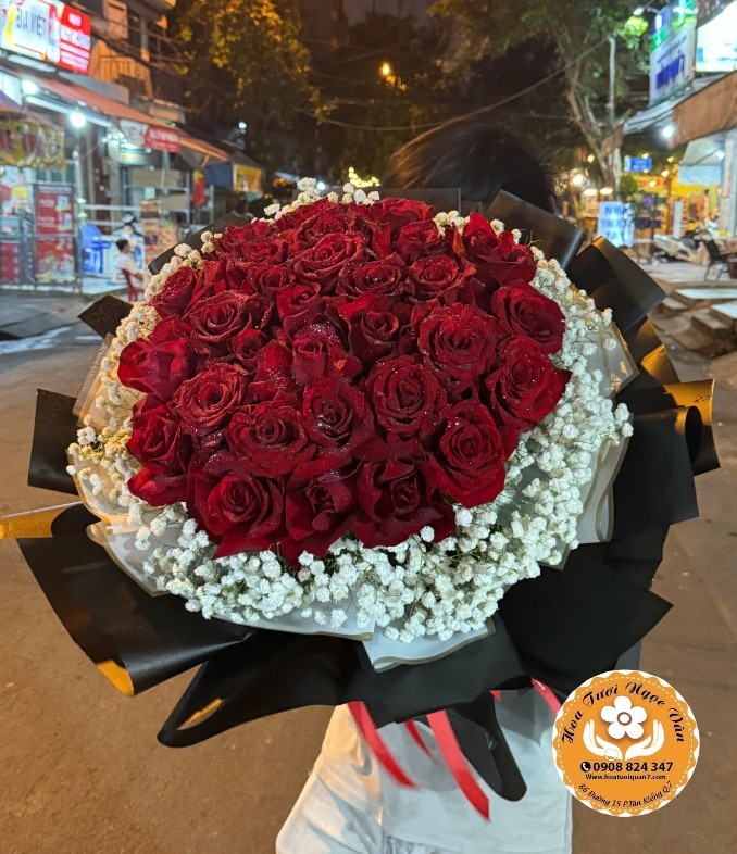 Bó Hoa Hồng Đỏ Đậm Đam Mê Bí Ẩn