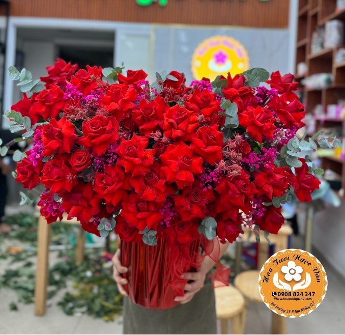 Bình Hoa Hồng Đỏ - Say Đắm