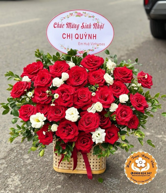 Giỏ hoa Hồng Đỏ Ruby - Tình Yêu Nồng Nàn