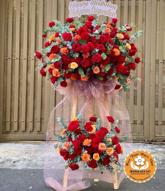 Kệ Hoa Mừng Sinh Nhật Hành Trình Rực Rỡ